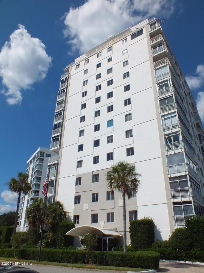 Foto del edificio - 1560 Lancaster Terrace