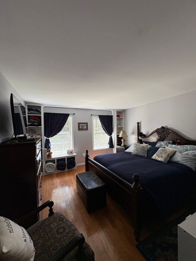 Foto del edificio - 2 Bed - 1.5 Bath: Single Family in New Lon...