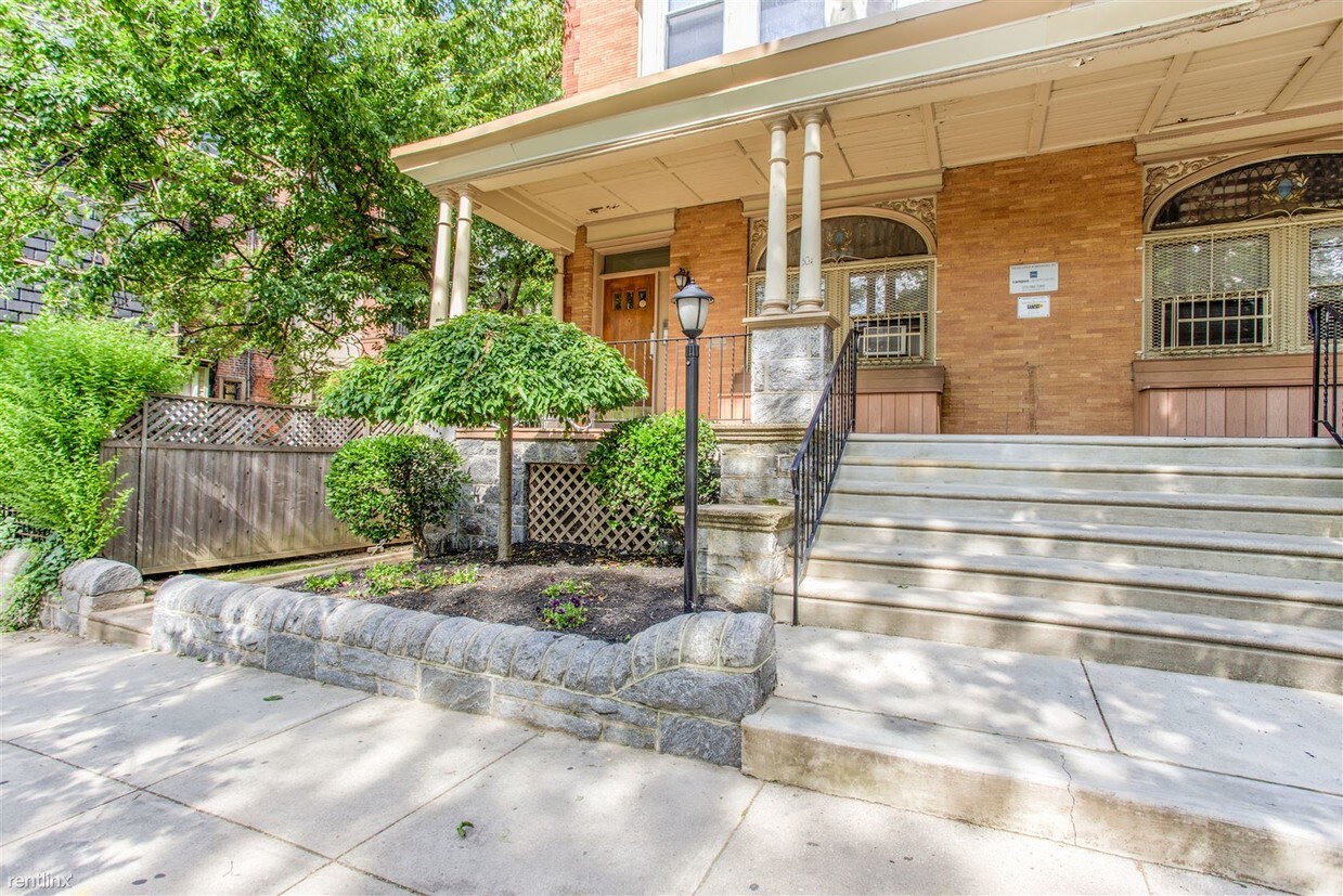 Primary Photo - Studio, 1 bath Townhome - 305 S 41st St 2F