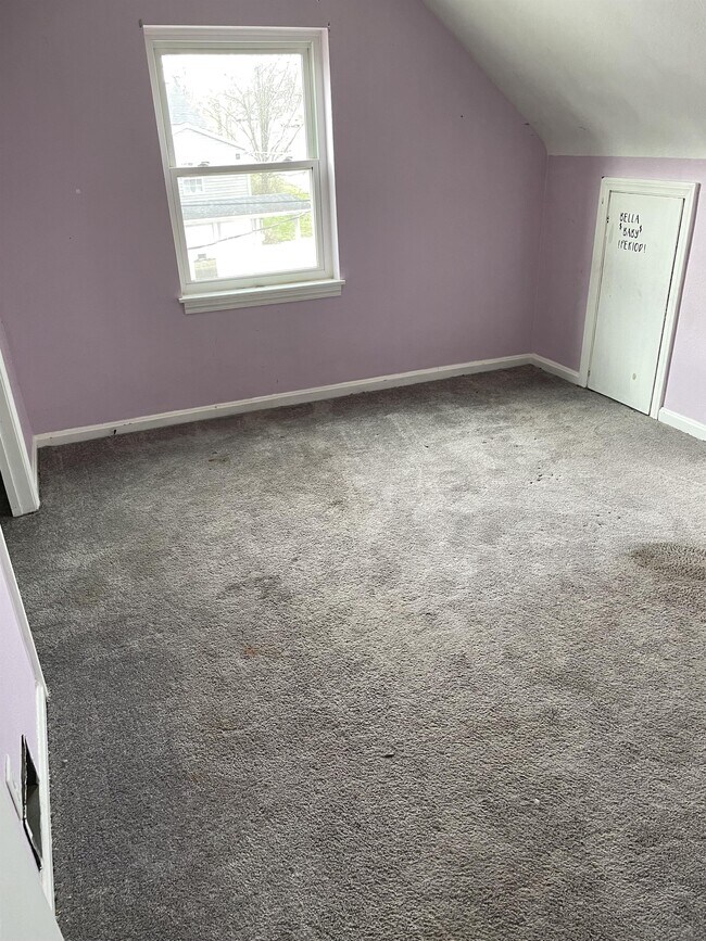 Foto del edificio - 404 Linden Cir