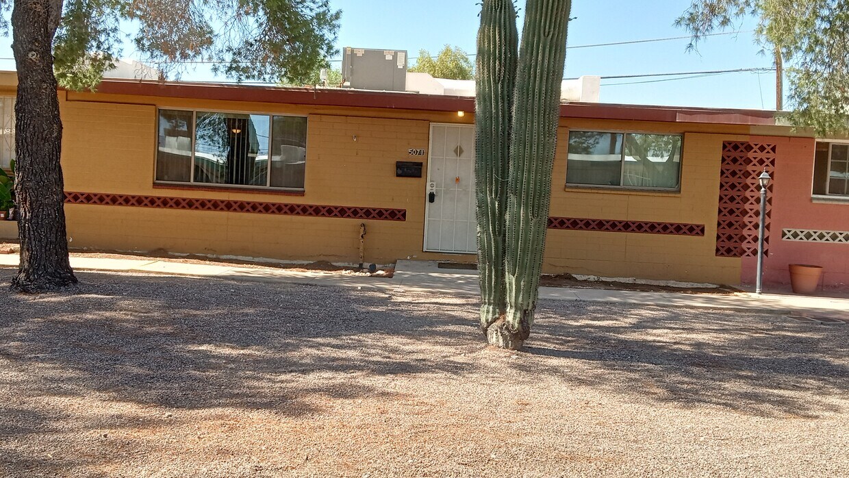 Front door - 5071 S Cherry Ave