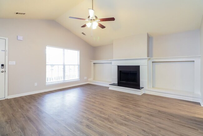 Foto del edificio - 4651 Jackam Ridge Ct