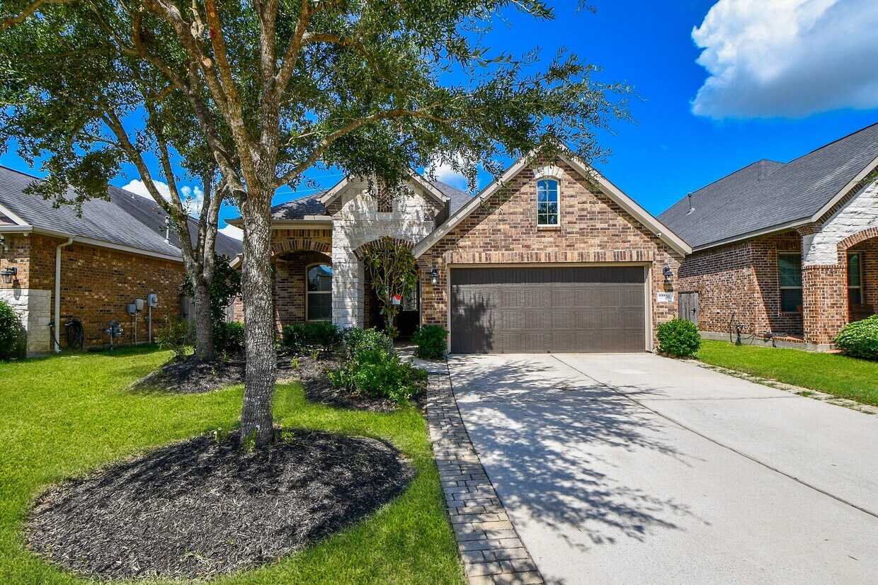 Foto principal - 15330 Ashbrook Dove Ln