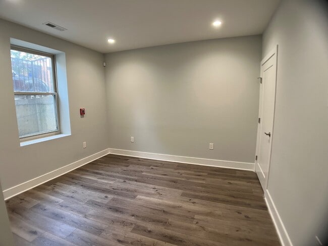 Building Photo - 1909 N 7th St