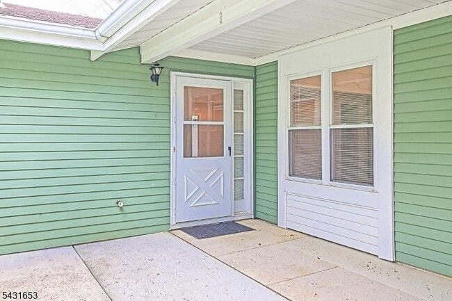 Building Photo - 332C Quinton Dr