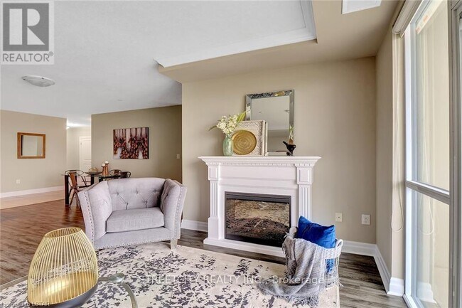 Building Photo - 240 Villagewalk Blvd