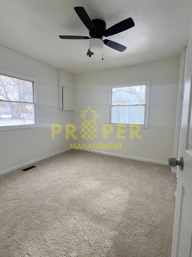 Building Photo - 3 bedrooms 1 bathrooms house for rent