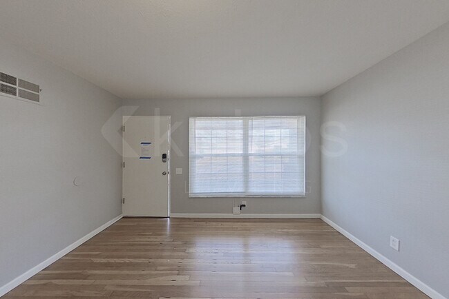 Foto del edificio - 2278 Gadbury Dr