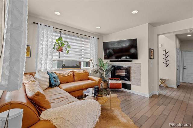 Building Photo - 2065 W 67th Pl