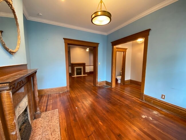 Foto del edificio - Wilber Ave 303-305 &amp; 863 Henry NCR