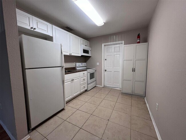 Foto del edificio - 609 6th St NE