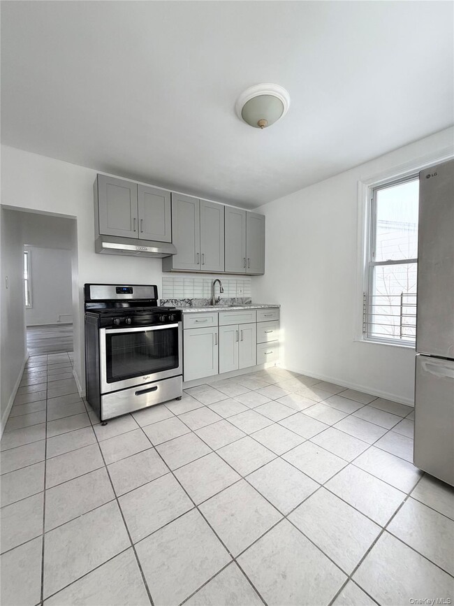 Building Photo - 12 Victoria Ln