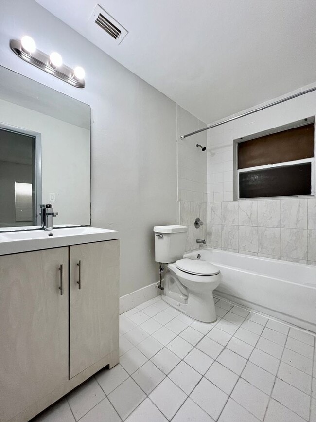 Foto del edificio - 3 Bedroom Private Home