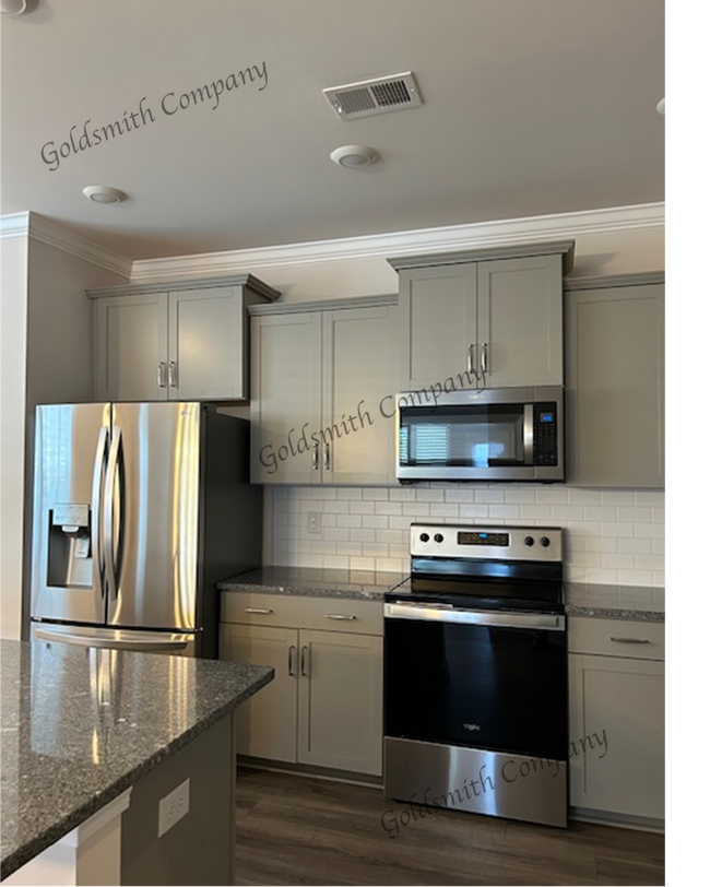 Foto del edificio - "Spacious 4-Bedroom Townhouse Retreat on Yellow Fox Road, Greer!"
