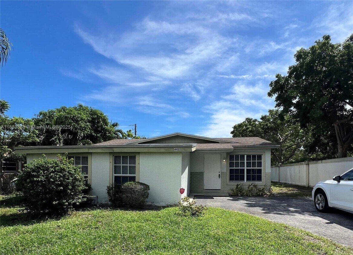 Foto principal - 442 NW 1st Way