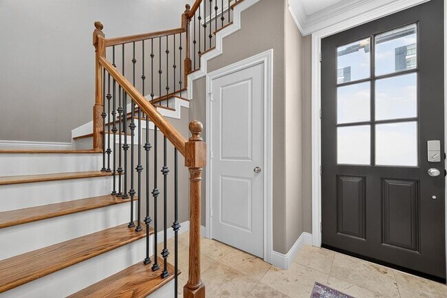 Foto del edificio - 8904 Lakeshore Bend Dr