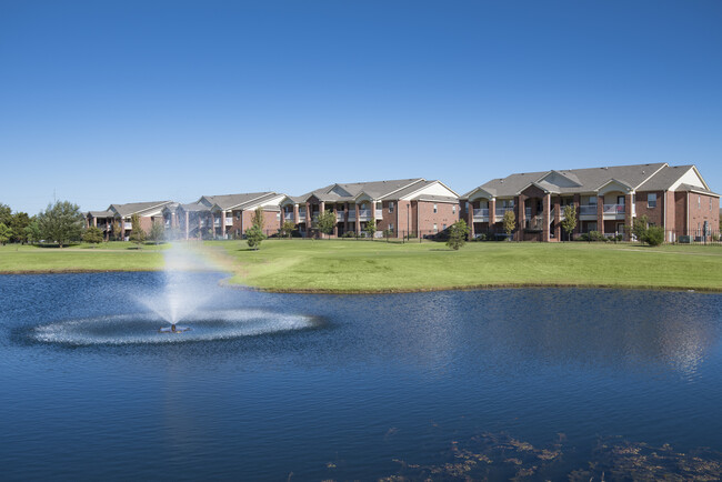 Building Photo - The Greens at Norman