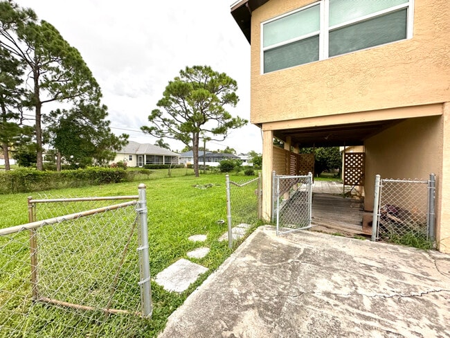 Building Photo - 18478 Tulip Rd
