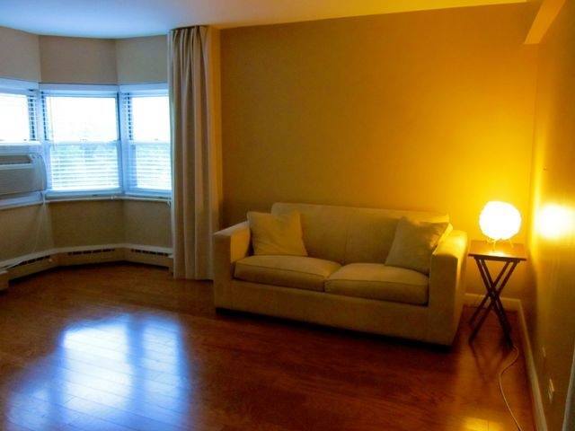 Foto del edificio - 4950 N Marine Dr