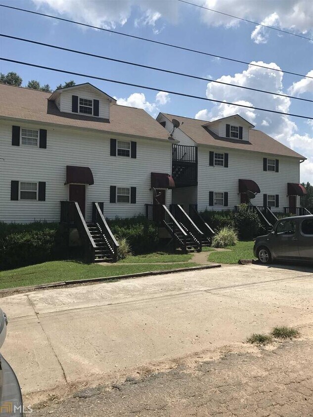 Primary Photo - 235 Turner St