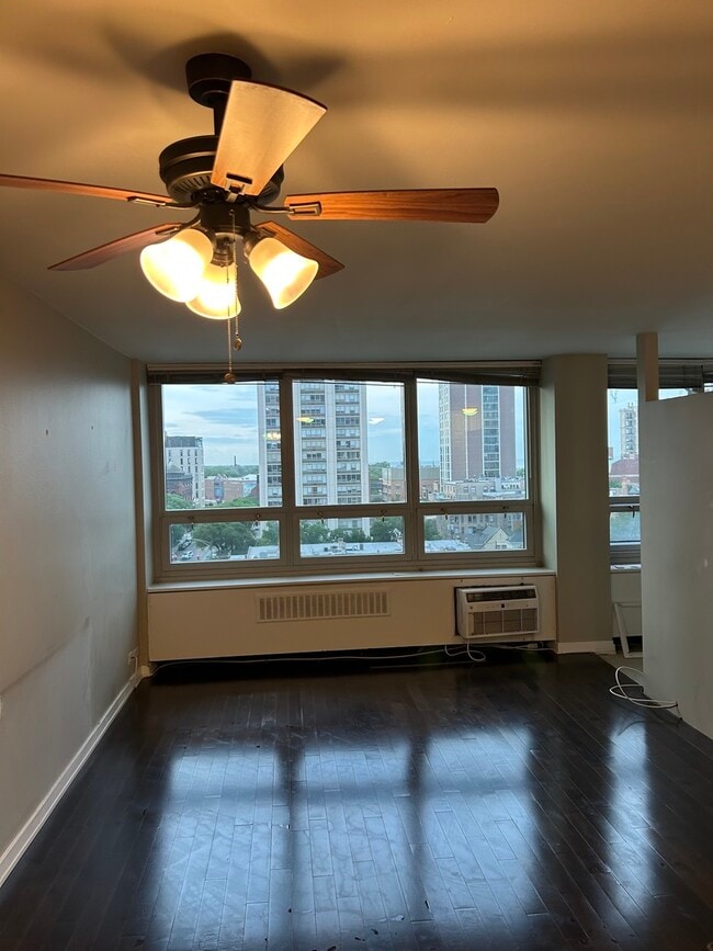 Building Photo - 88 W Schiller St