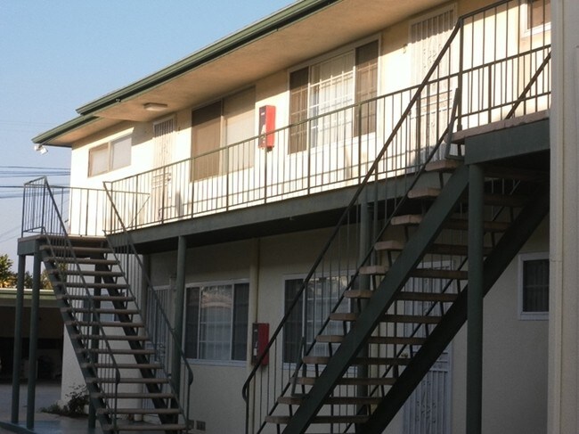 Foto del edificio - 4359 W 136th St