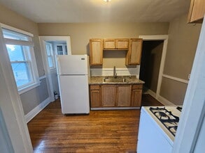 Building Photo - 2 Regent St