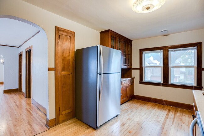 Building Photo - 343 14th Ave NE