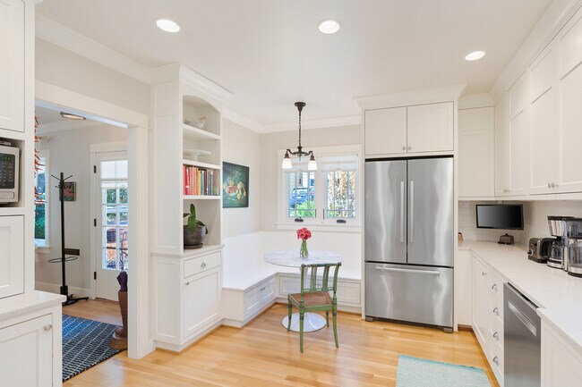 Building Photo - 2666 SW Brae Mar Ct