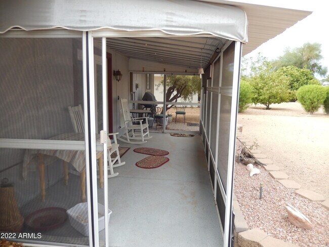 Building Photo - 17406 N Cottonwood Dr
