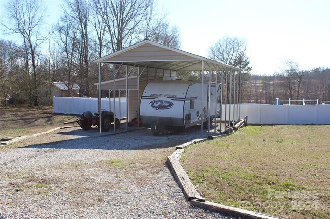 Building Photo - 4345 Rainbow Dr