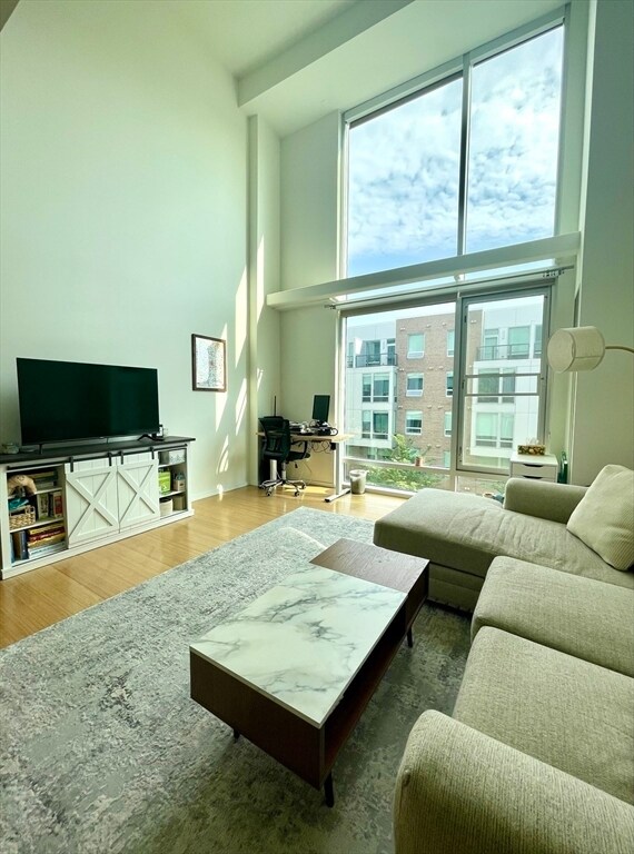 Foto principal - 1 Earhart St