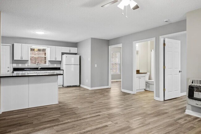 Foto del edificio - 1469 Hickory Grove Rd