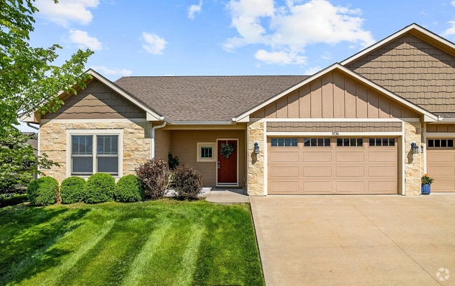 Building Photo - 5736 Chimney Rocks Cir