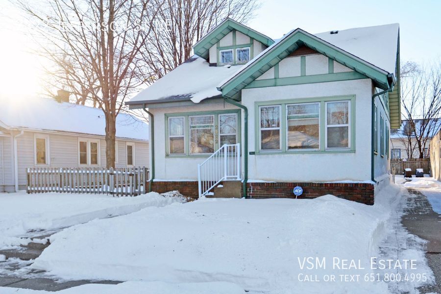 Primary Photo - Beautiful 4 bedroom 2 bathroom home in NE ...