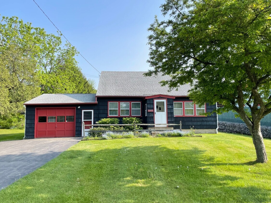 Front of House - 3392 Howlett Hill Rd