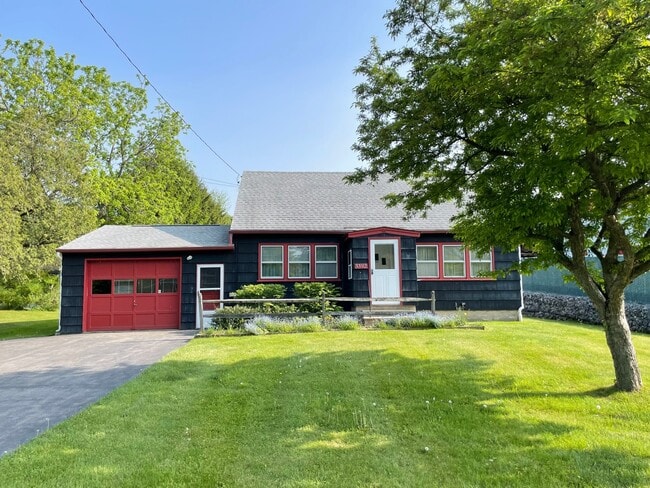 Building Photo - 3392 Howlett Hill Rd