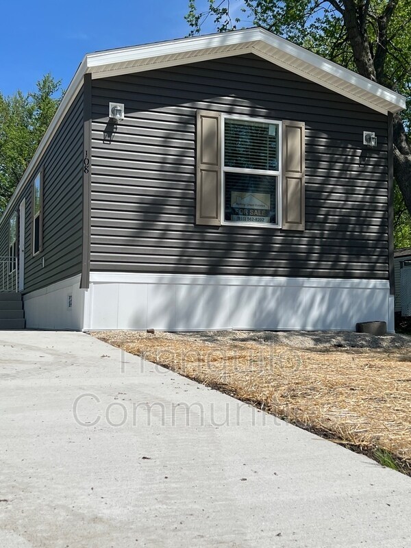 Building Photo - 108 E Orchard Hills Dr