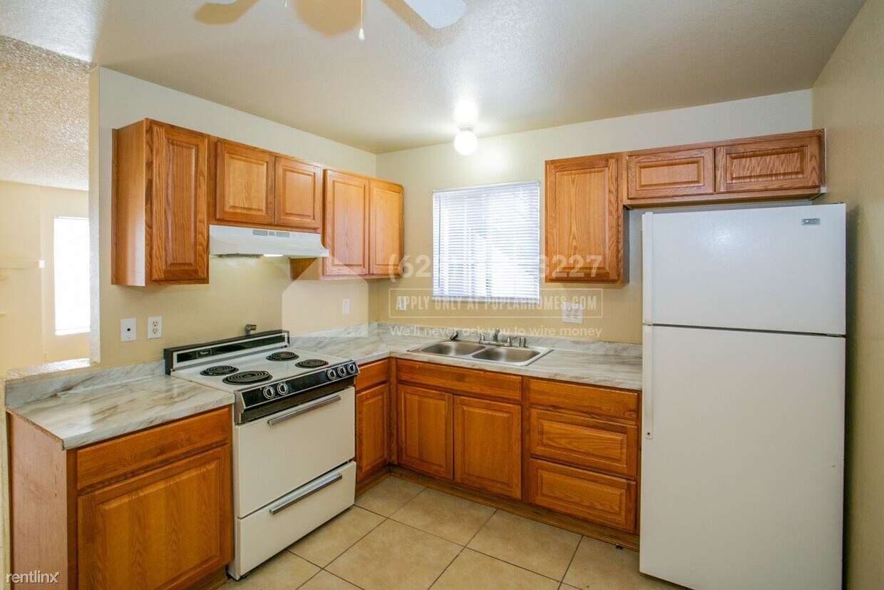 Primary Photo - 2 br, 1 bath 4plex - 916 Bridgewater St. U...