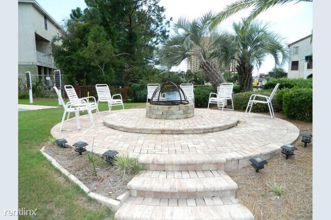 Foto del edificio - 1 br, 1 bath Condo - Thomas Dr 504 Unit 504