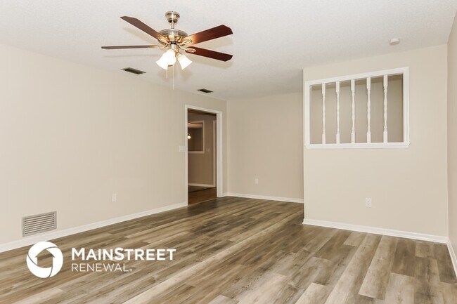 Foto del edificio - 1325 N Circle Dr