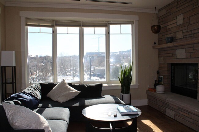 Building Photo - Luxury Condo Available in one of Boulders ...