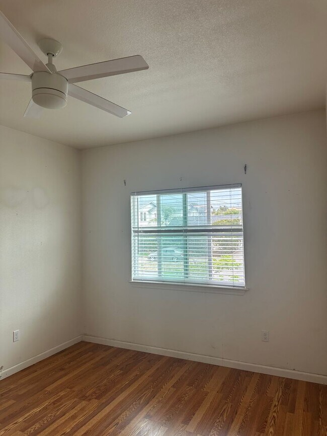 Foto del edificio - 1258 Ramona Ave