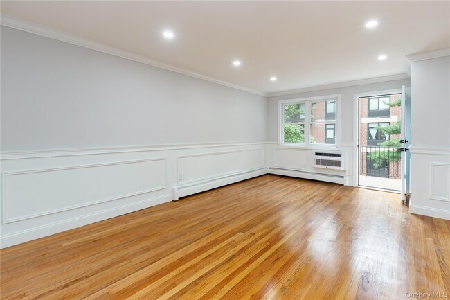 Foto del edificio - 3524 Cambridge Ave