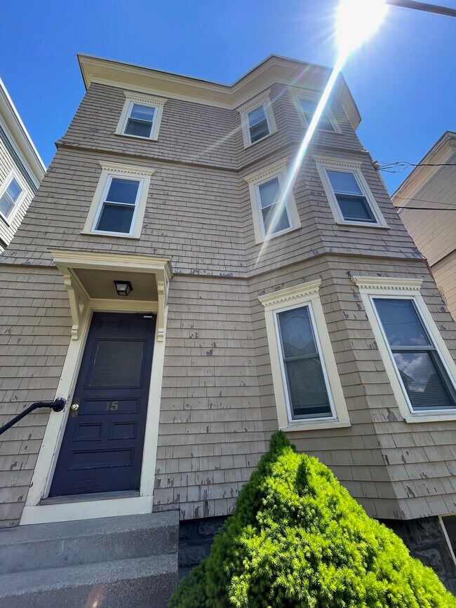 Building Photo - 15 Belmont Sq