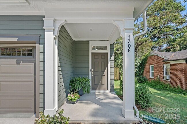 Foto del edificio - 1306 Moretz Ave