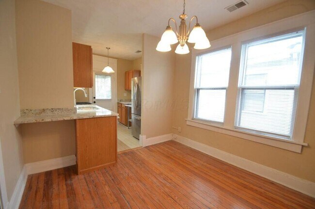 Foto del edificio - 986.5 Hunter Ave