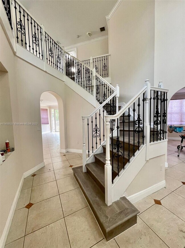 Building Photo - 8230 SW 164th Ct