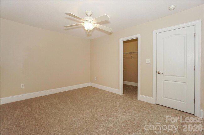 Foto del edificio - 181 Streamside Pl