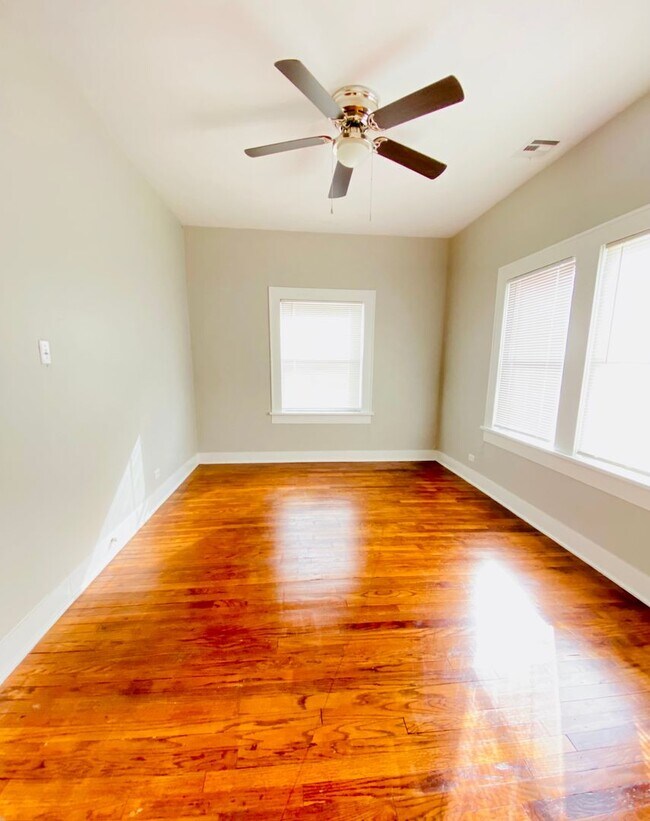 Foto del edificio - Updated 2 bedroom home with appliances!